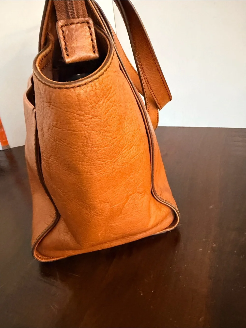 Fossil spacious leather